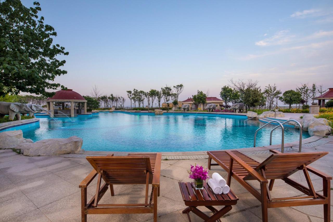 Crowne Plaza Ocean Spring Resort By Ihg Jimo Exterior photo