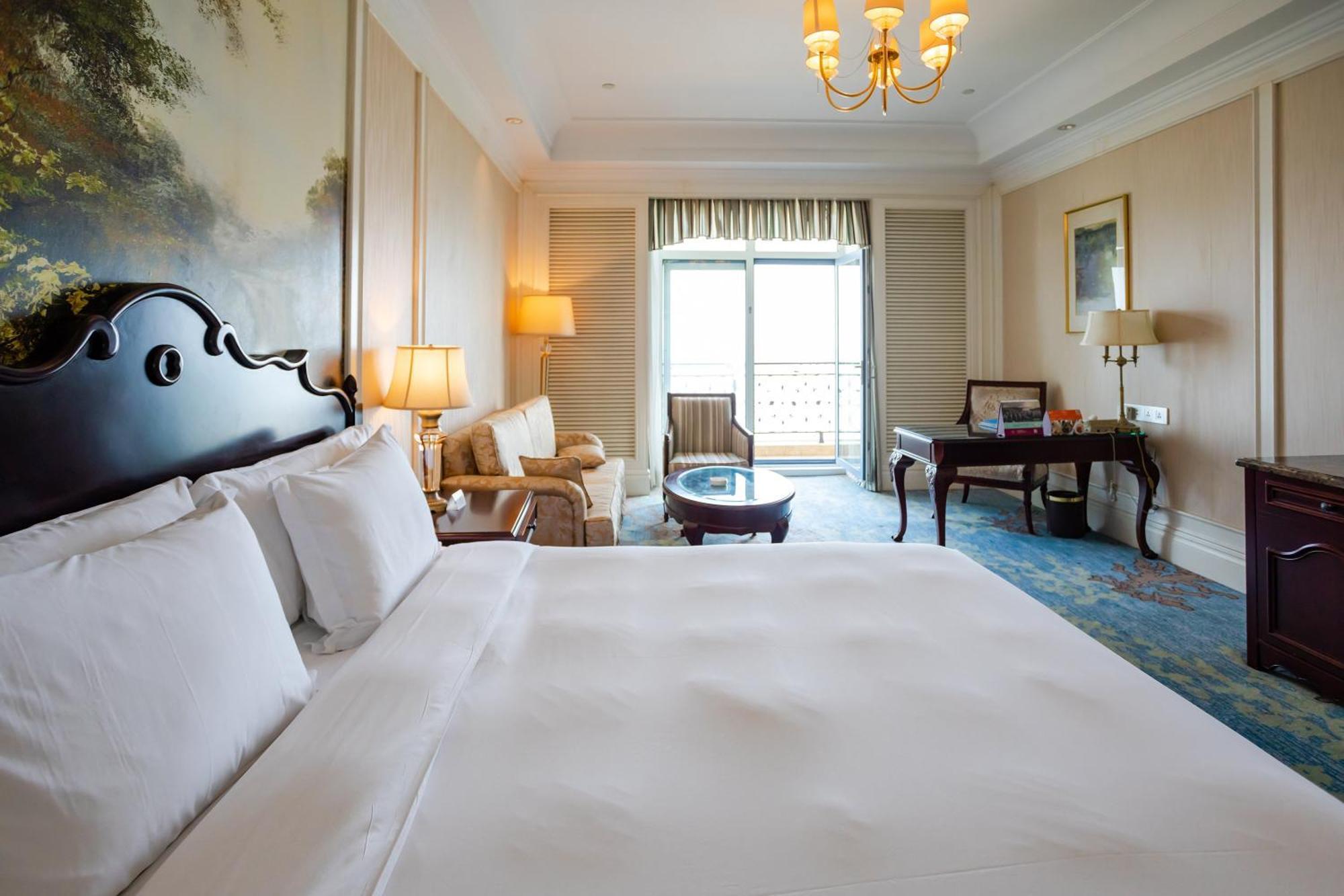 Crowne Plaza Ocean Spring Resort By Ihg Jimo Exterior photo