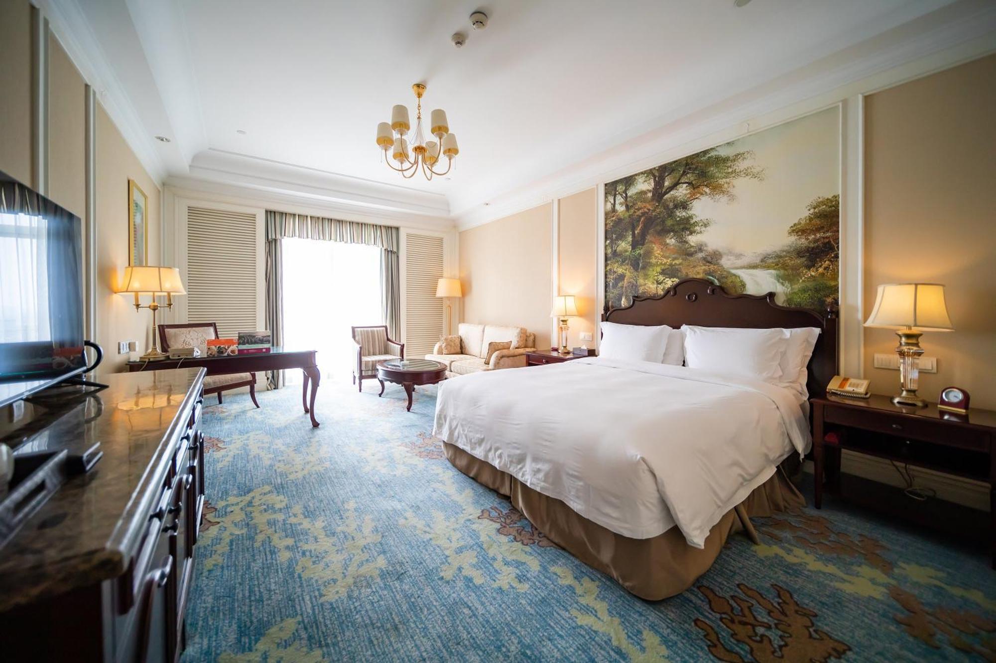 Crowne Plaza Ocean Spring Resort By Ihg Jimo Exterior photo