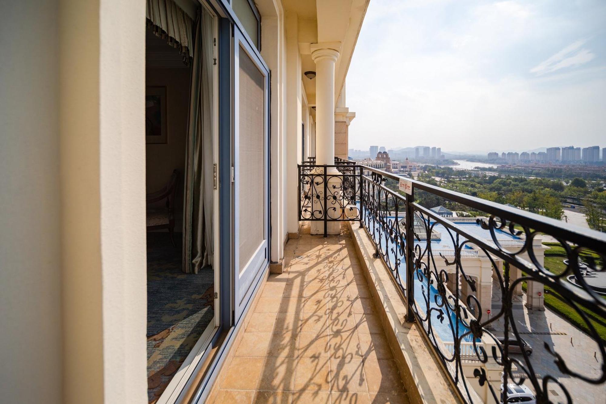 Crowne Plaza Ocean Spring Resort By Ihg Jimo Exterior photo