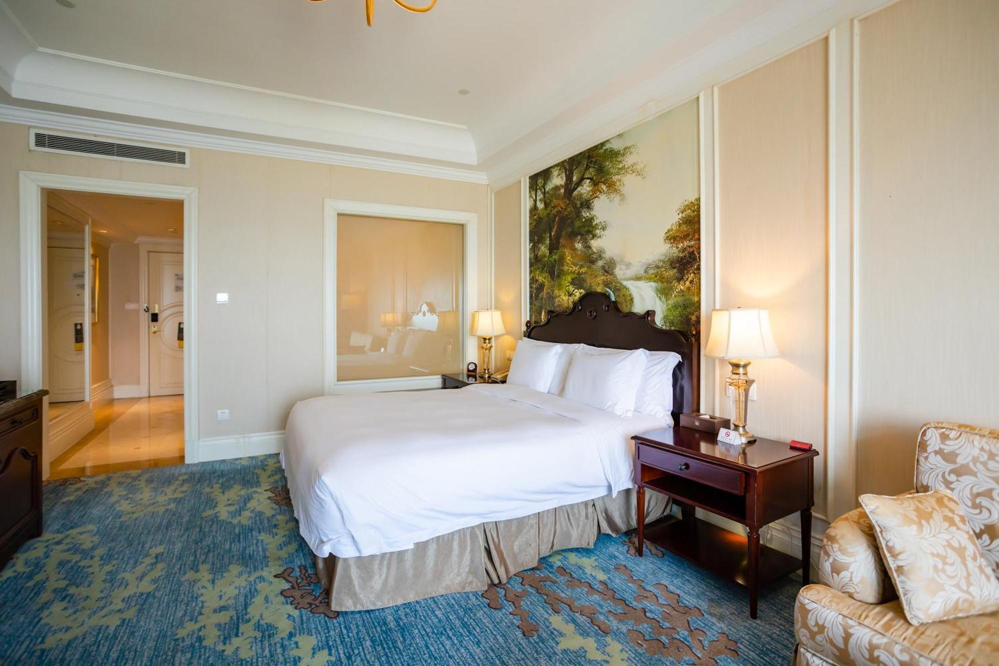 Crowne Plaza Ocean Spring Resort By Ihg Jimo Exterior photo