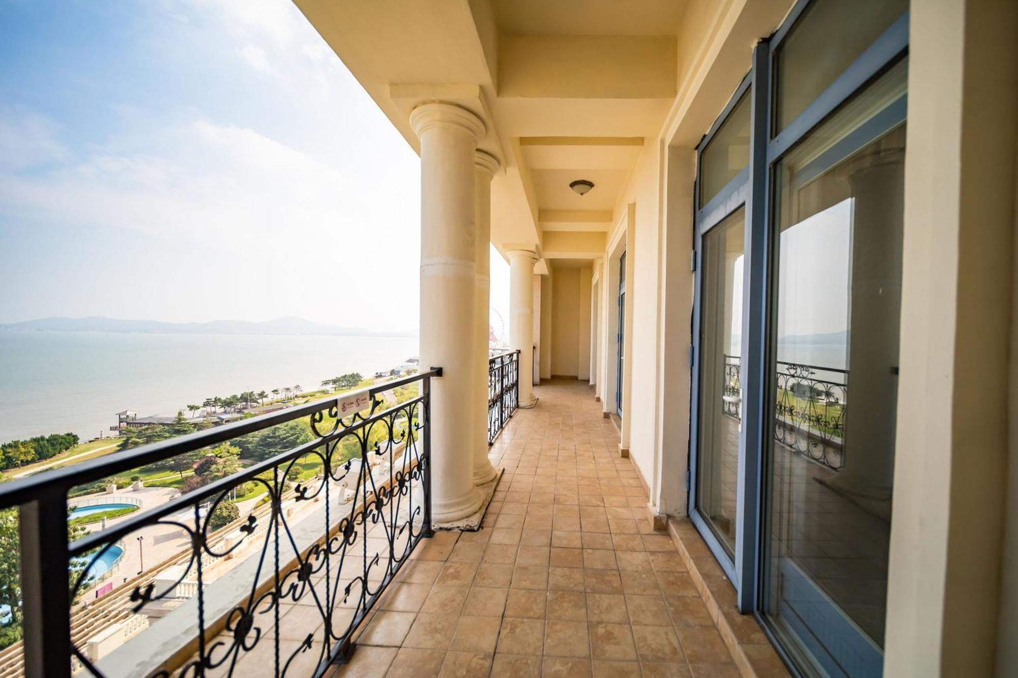 Crowne Plaza Ocean Spring Resort By Ihg Jimo Exterior photo