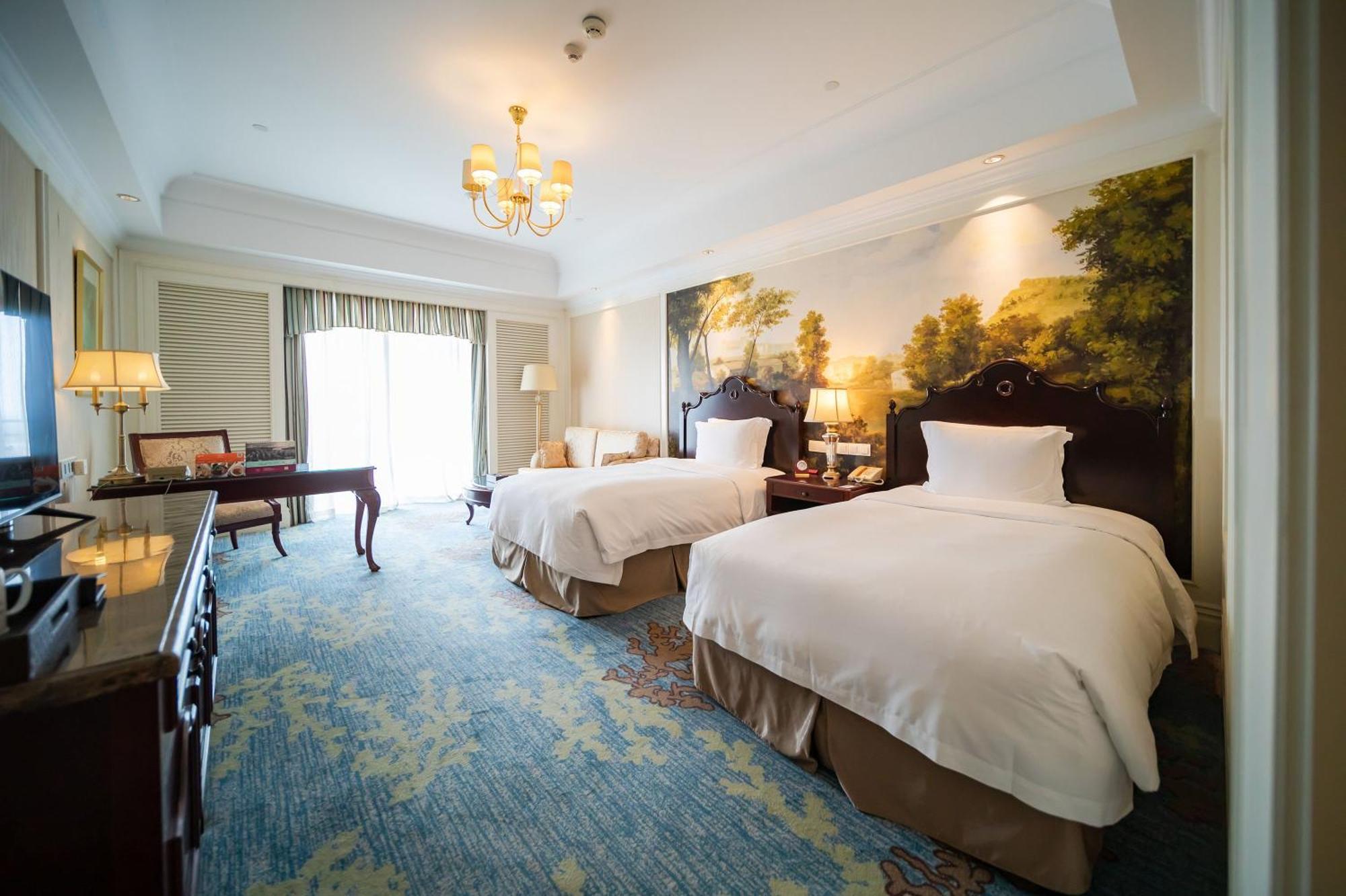 Crowne Plaza Ocean Spring Resort By Ihg Jimo Exterior photo