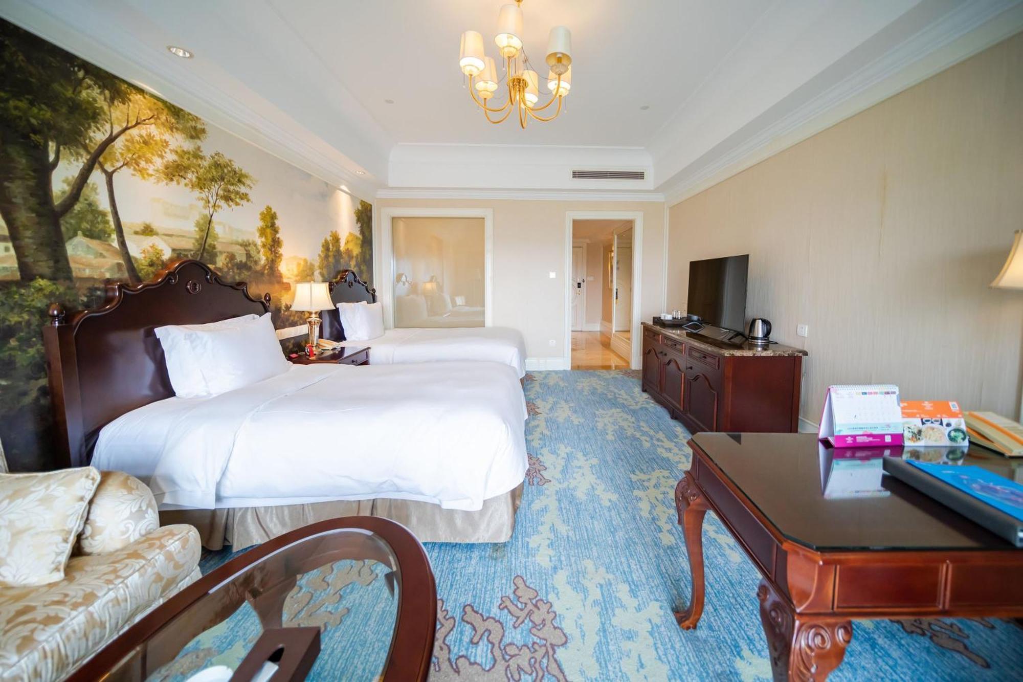 Crowne Plaza Ocean Spring Resort By Ihg Jimo Exterior photo