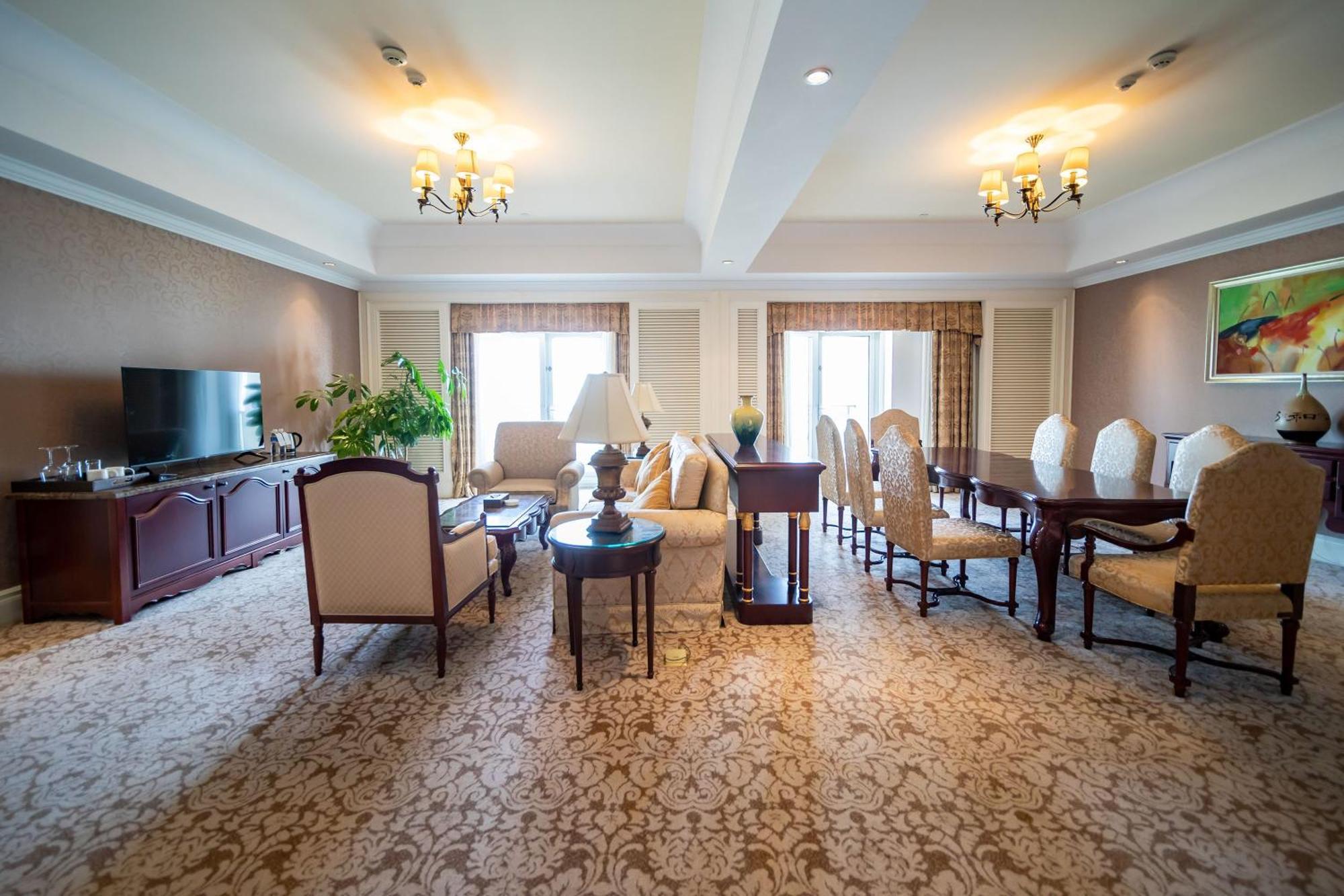 Crowne Plaza Ocean Spring Resort By Ihg Jimo Exterior photo