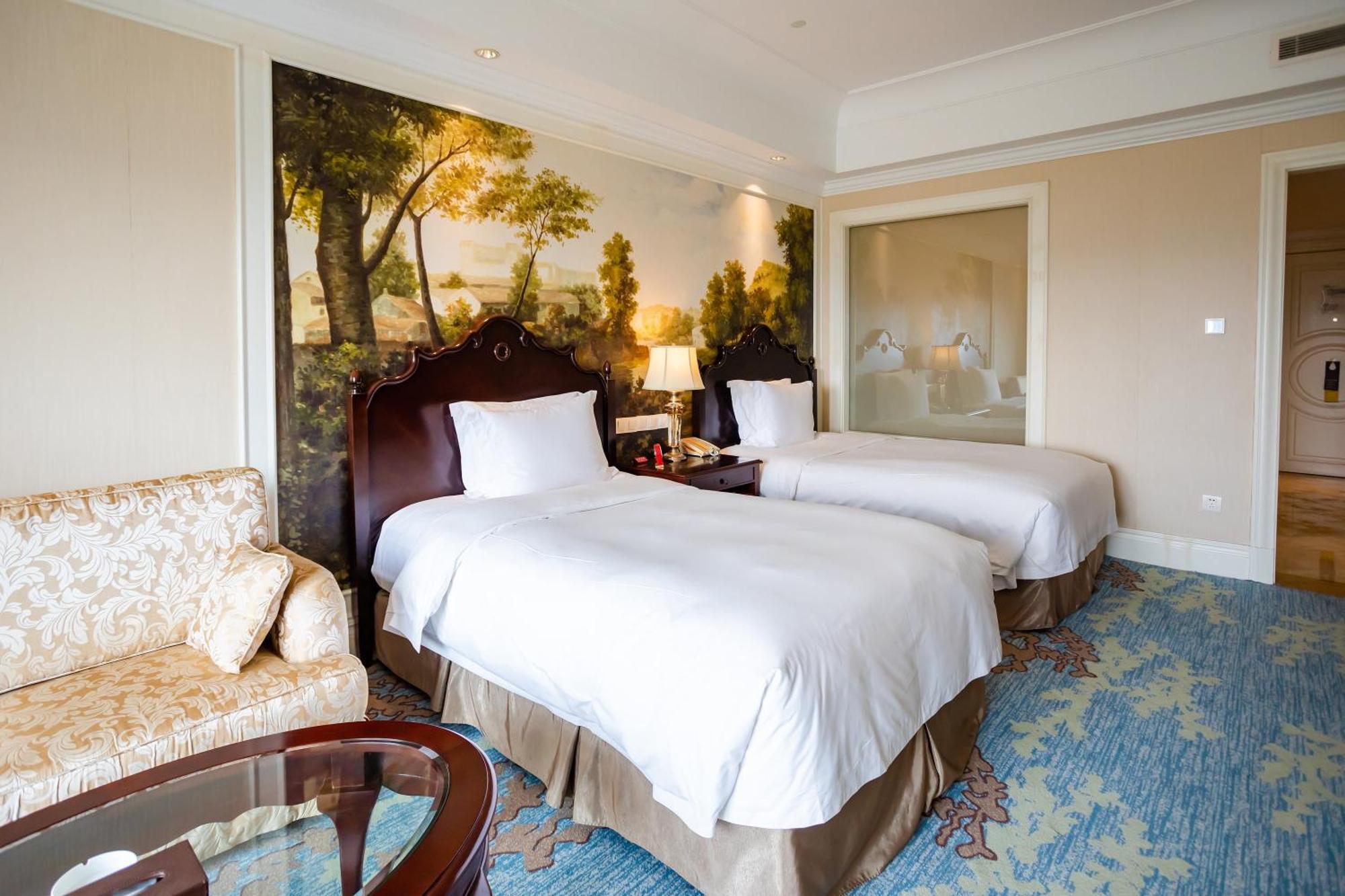Crowne Plaza Ocean Spring Resort By Ihg Jimo Exterior photo