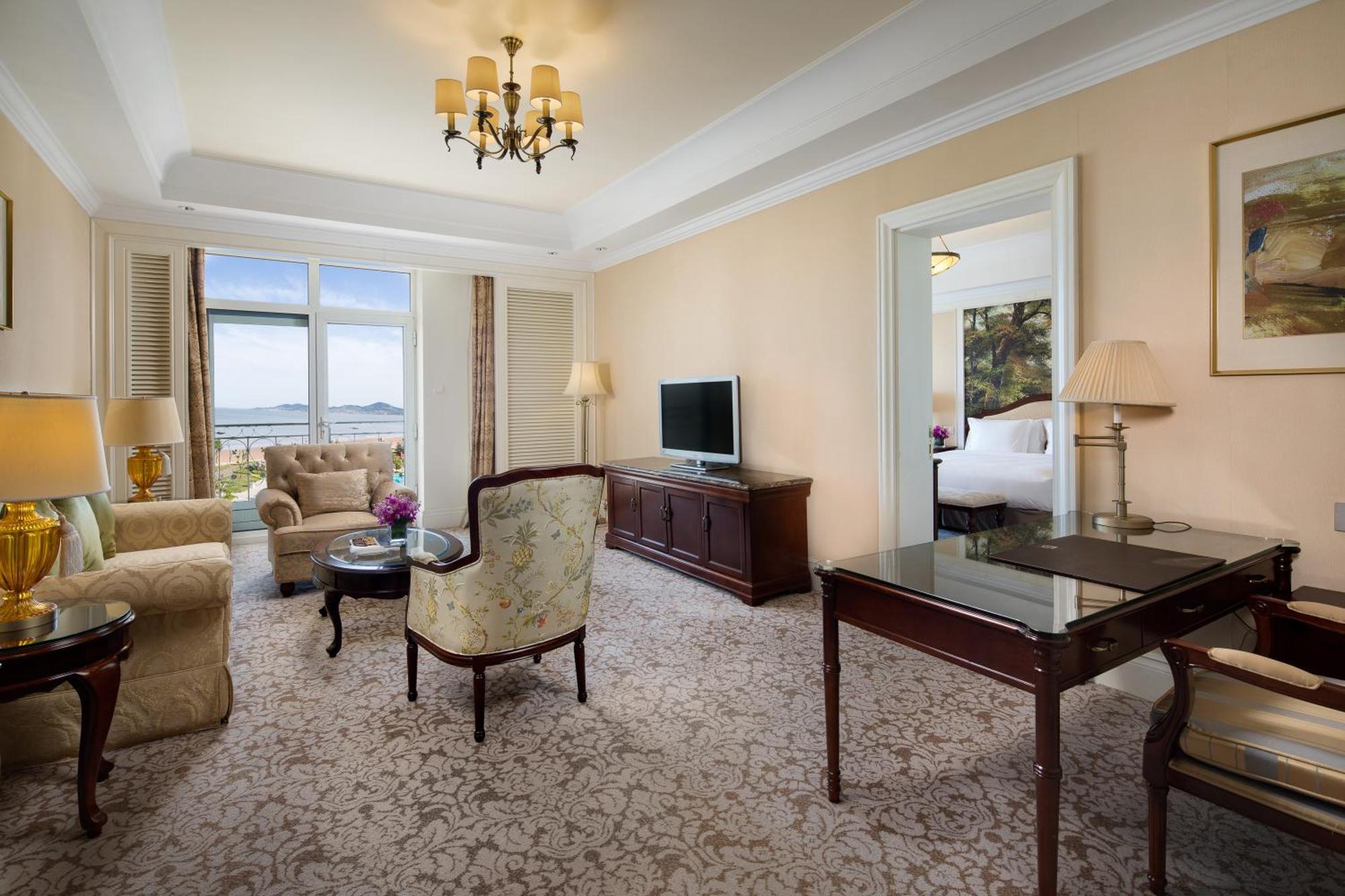 Crowne Plaza Ocean Spring Resort By Ihg Jimo Exterior photo