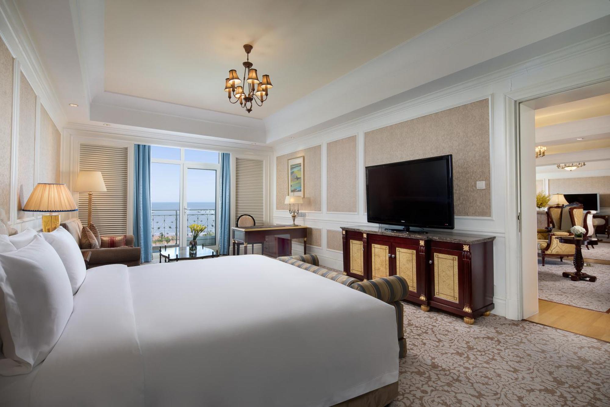 Crowne Plaza Ocean Spring Resort By Ihg Jimo Exterior photo